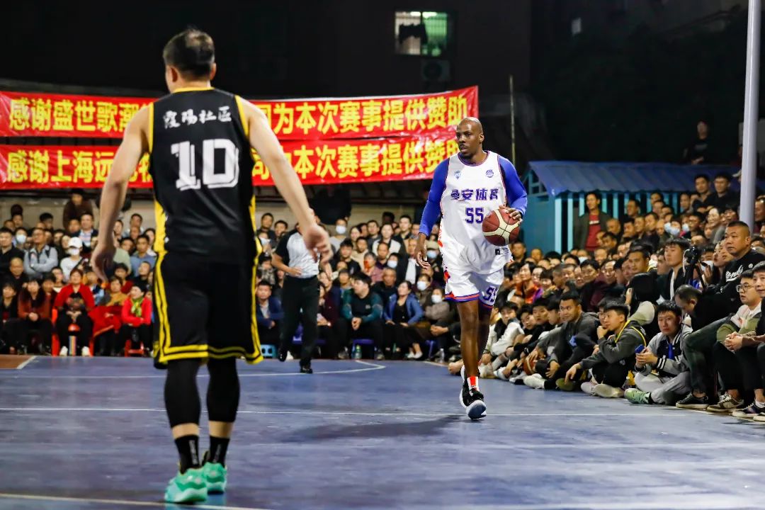 马丁内斯：C罗的价值绝不仅限于辉煌的过去，更立足于当下（马丁内斯：C罗的价值不止于昔日荣光，更在当下闪耀）