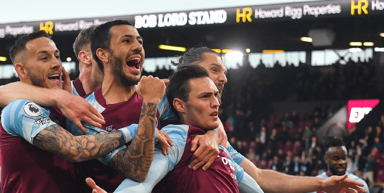 天空：狼堡计划冬窗签下菲尔克鲁格以及小蜜蜂中卫阿耶（天空体育：沃尔夫斯堡计划冬窗引进菲尔克鲁格与布伦特福德中卫阿耶）