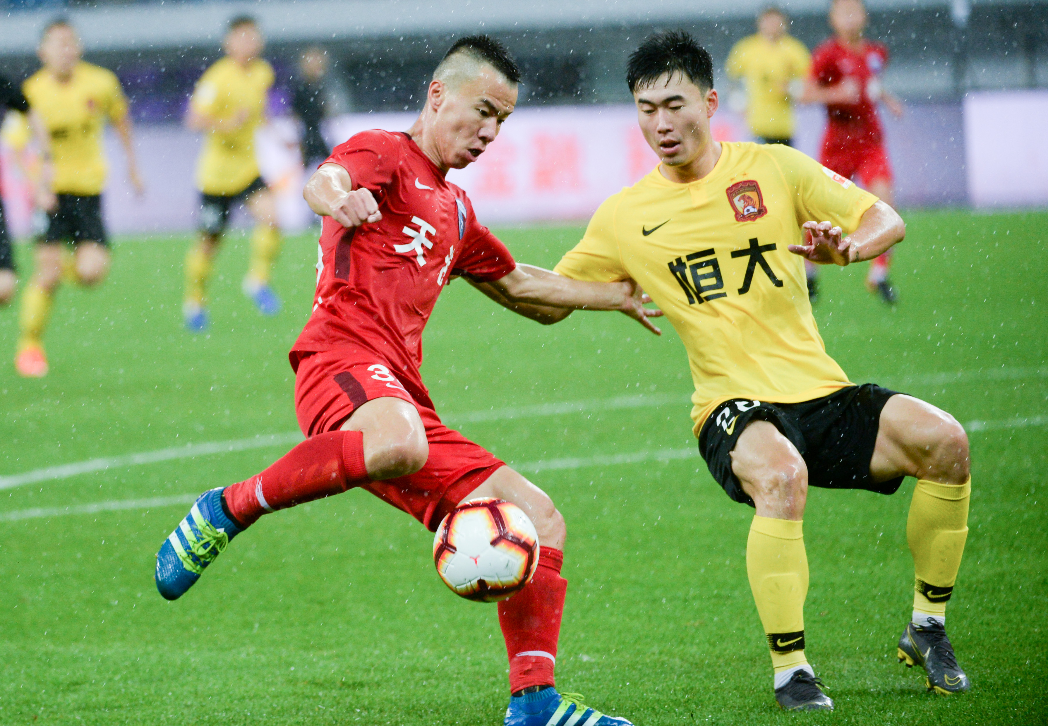 日本11月大名单：远藤航领衔，北野飒太等三名球员首次入选（日本队11月名单公布：远藤航压阵，北野飒太等三人首次征召）