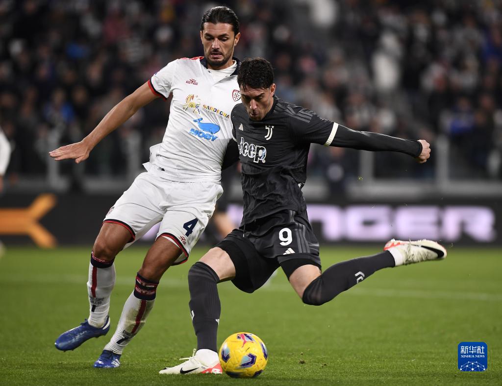 NBA：雄鹿再取关键胜利 字母哥率队登榜首（NBA：字母哥领军雄鹿再赢关键战 升至榜首）