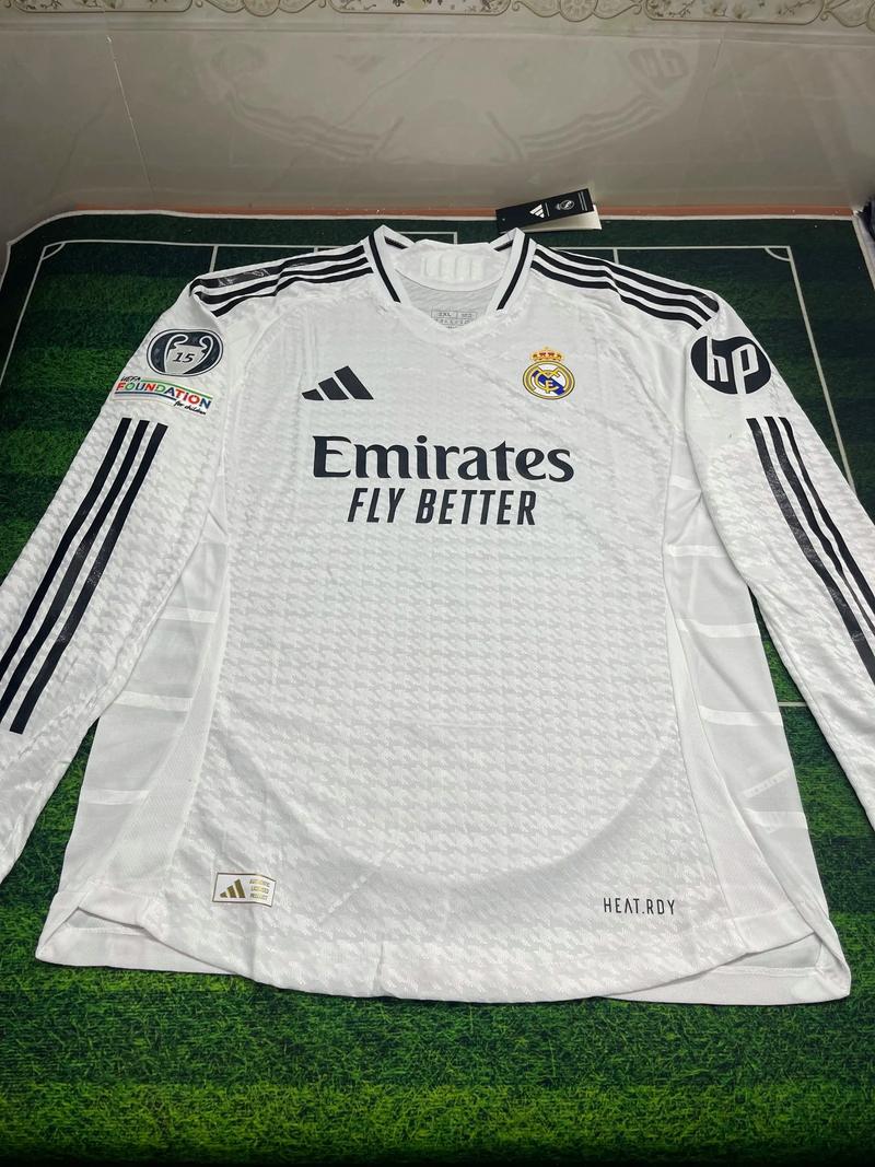 KK：诺伊尔是足球界的传奇；少一人的情况下拜仁仍防住了我们（KK赞诺伊尔为足坛传奇，拜仁少一人仍顶住了我们的攻势）