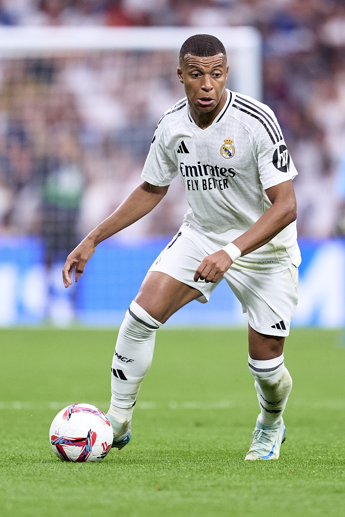 莱万：希望附加赛抽签有好运气；今天的球场就像溜冰场（莱万：盼附加赛签运理想；直言今日球场宛若冰面）