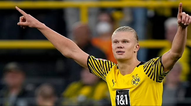 巴萨公布欧冠首发11人阵容迎战法兰克福（巴萨欧冠战法兰克福：首发11人名单出炉）