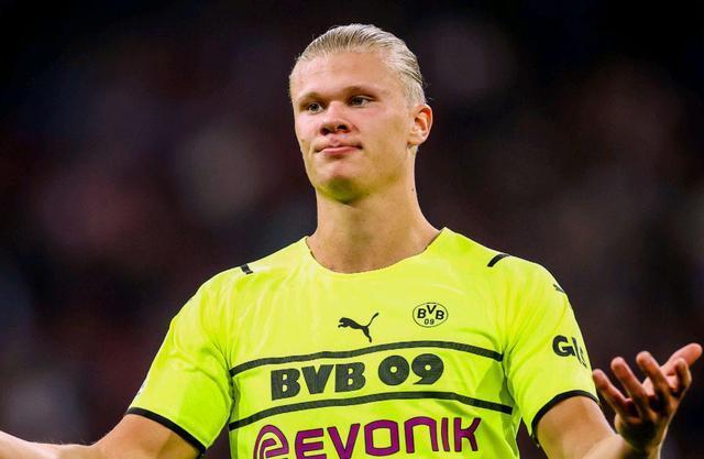 科贝记者：孔德与弗里克进行交流，表达自己想要踢中卫的愿望（科贝电台：孔德已与弗里克沟通，明确希望出任中卫）